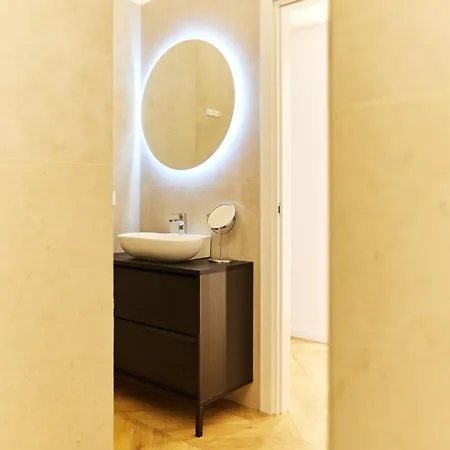 דירה Duomo Imperial Suits - Modern And Comfortable מילאנו