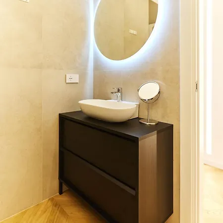 Duomo Imperial Suits - Modern And Comfortable * Milaan