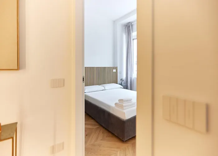 Duomo Imperial Suits - Modern And Comfortable * Milan