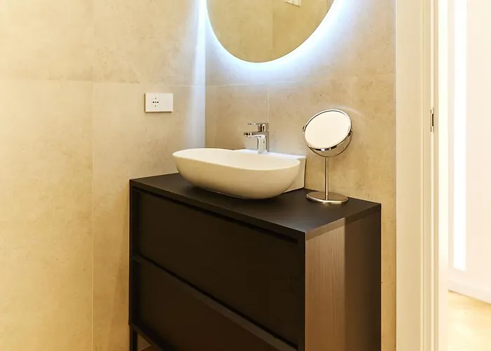 Duomo Imperial Suits - Modern And Comfortable * Milán
